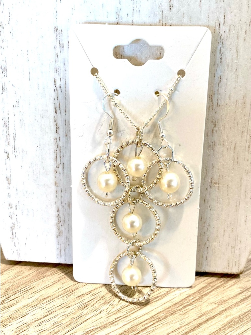 23. Pearl and Tibetan jump ring Pendant Necklace & Earrings Set - Silver - Picture 2 of 2